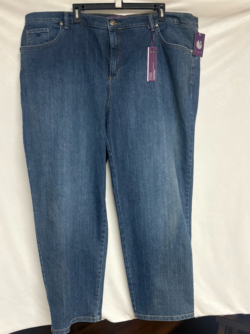 Gloria Vanderbilt Dark Blue Cropped Jeans